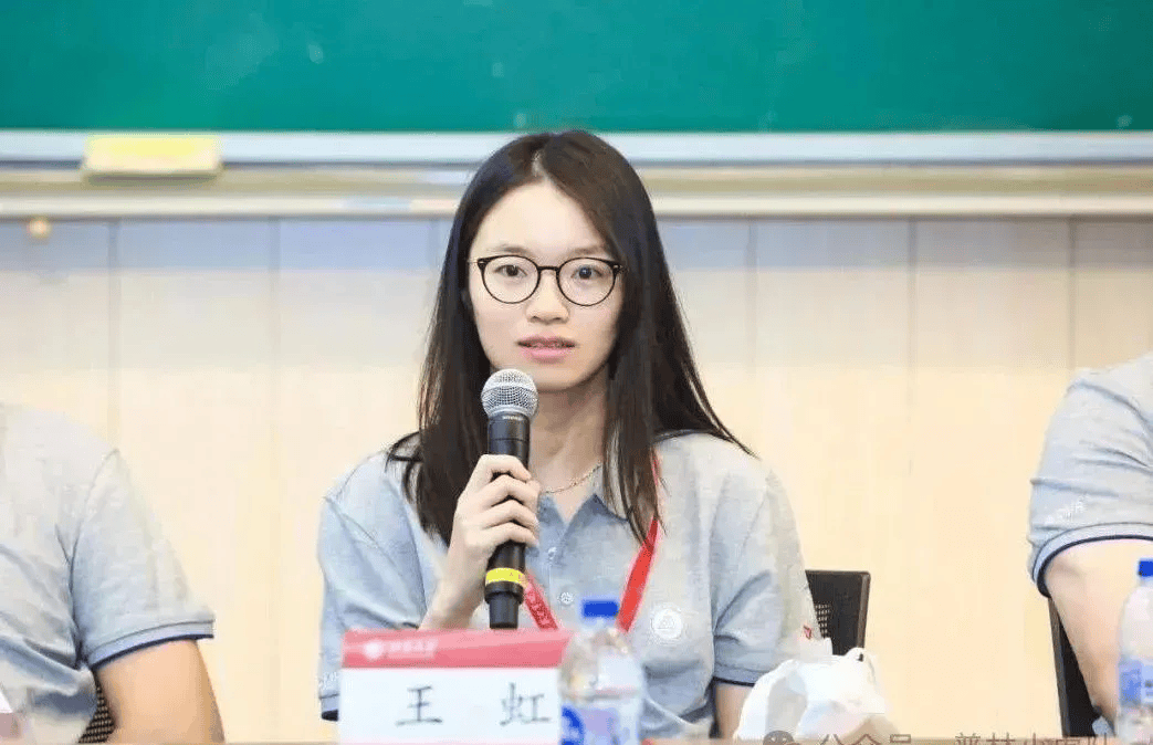 90后女数学家王虹，连传喜讯！韦东奕曾连续3天听她讲课……