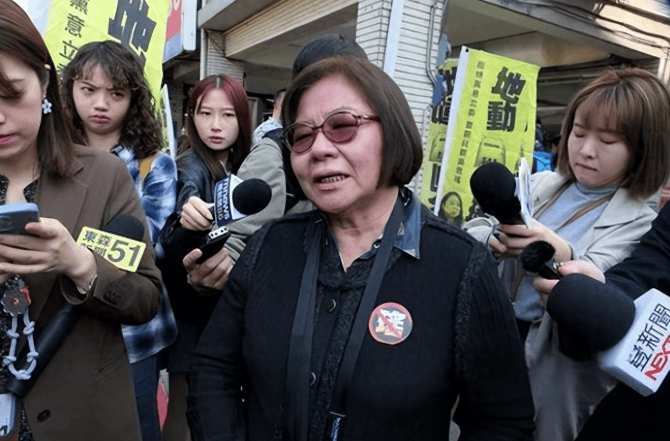 2014 年连胜文败选台北市长，如今台北党部主委空缺，郑丽文拟推其任职再获政坛机会？